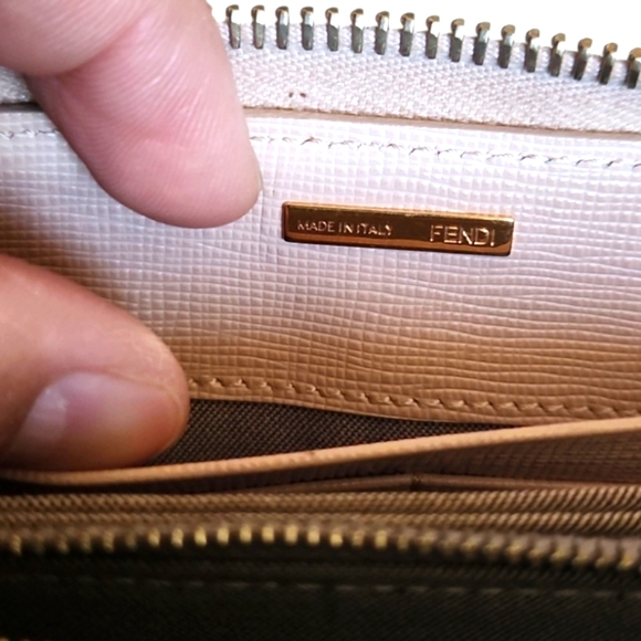 Fendi Wallet - Picture 15 of 17